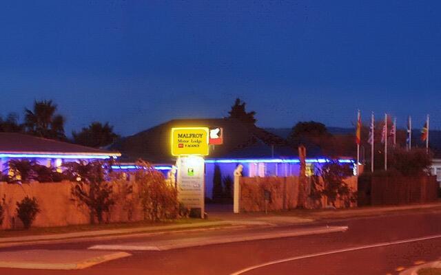 MALFROY motor lodge Rotorua - Accommodation and Mineral Pool