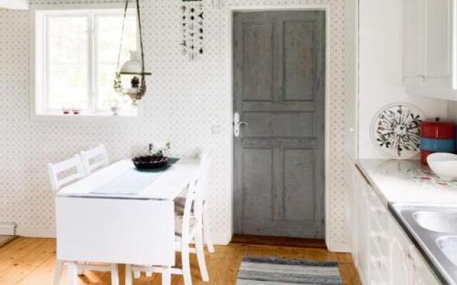 Three-Bedroom Holiday home in Gamleby 2