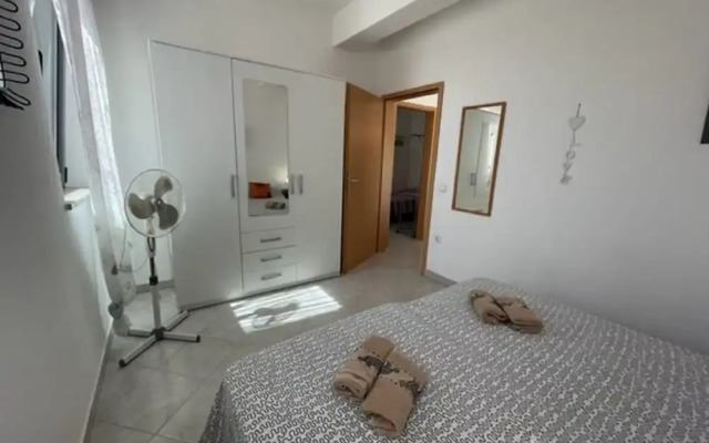 Appealing Apartment With Garden