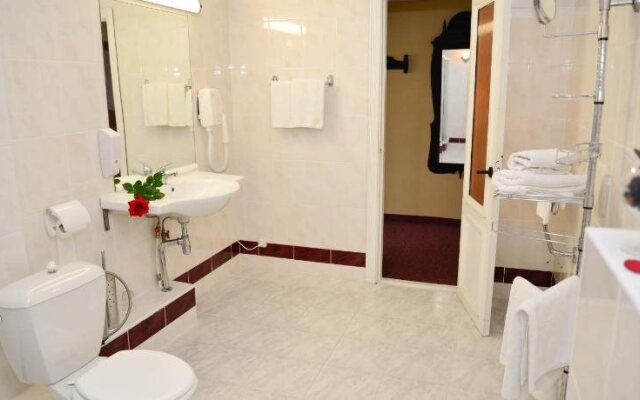 Astra Hotel