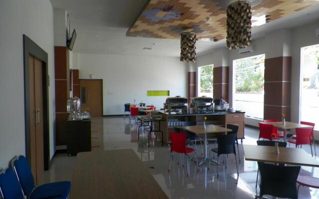 Tiatira Kencana Hotel