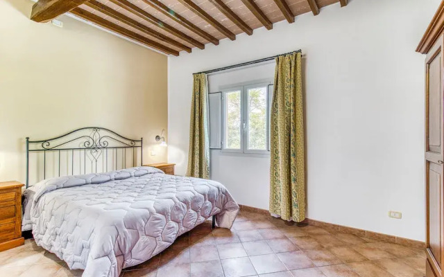 Noce Family Apt Shared Pool,volterra