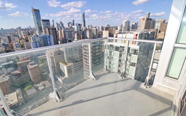 Executive 3Br in Entertainment District