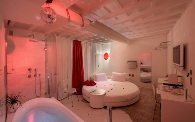 Suite Sistina For Brave Lovers