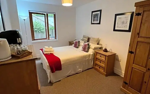 Princes Dock Street Room Only