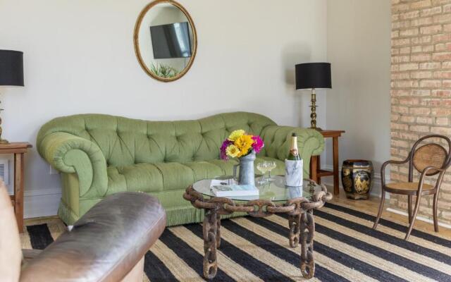 Stewart House at the Athens Hotel