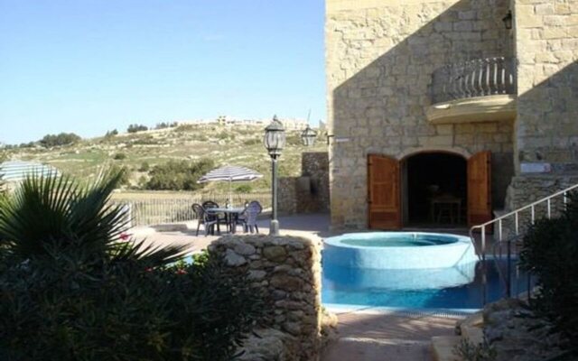 Il-Kalkara Farmhouse