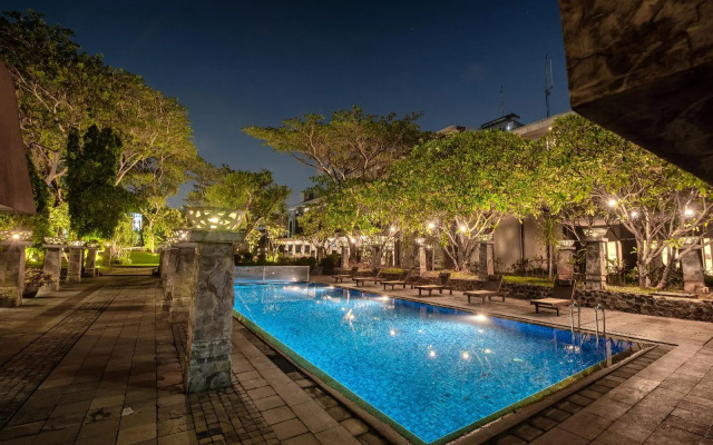 Oakwood Hotel & Apartments Taman Mini Jakarta – Pool – Jakarta