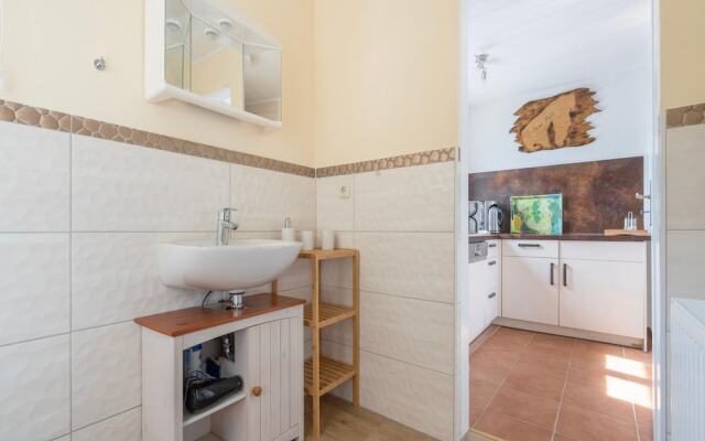 Snug Bungalow in Insel Poel Germany near Beach