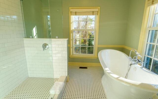 The Red Fox Inn & Tavern