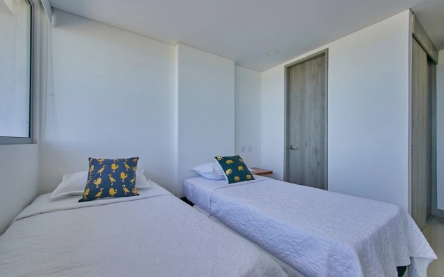 Artsy Oceanview Condo W Incredible Rooftop Pool