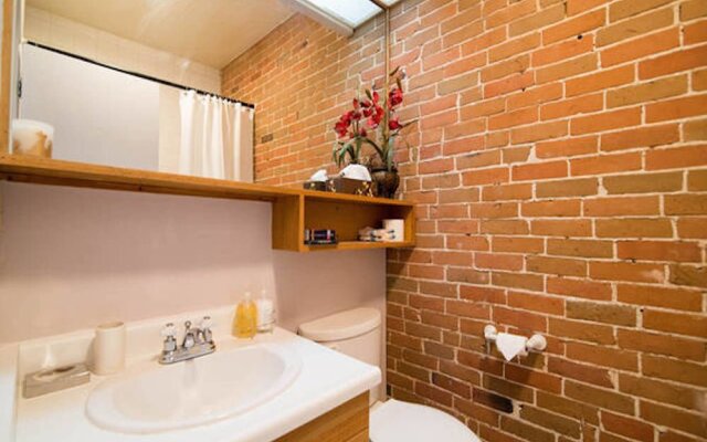 LM Stays - 142 James Street Loft