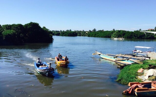 Adara Negombo