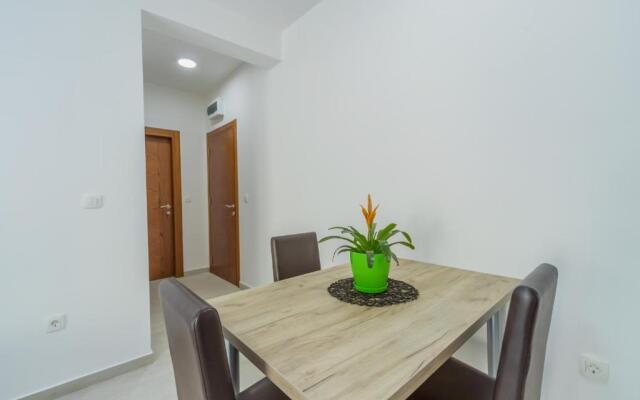 GREJM Lux Family Apartments