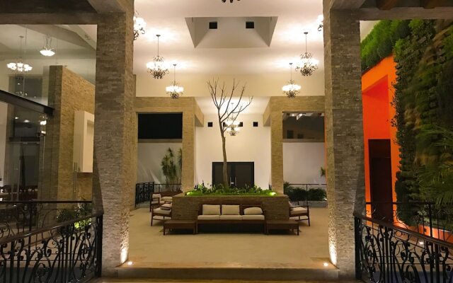 Royal Aqua Luxury Hotel & Spa