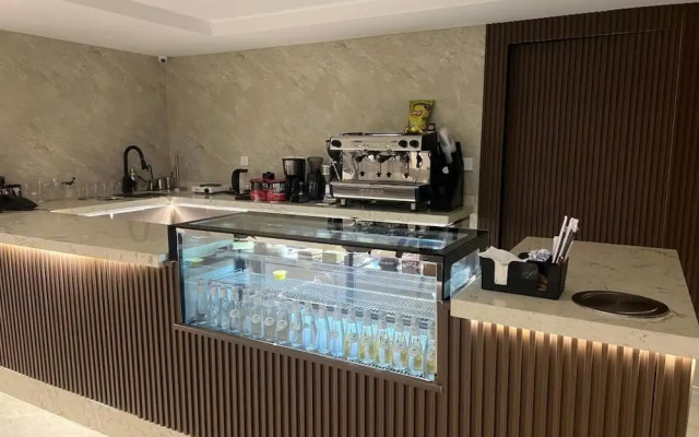 SMO Suite Hotel