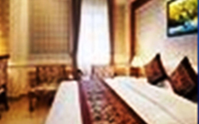 Riverside Hotel