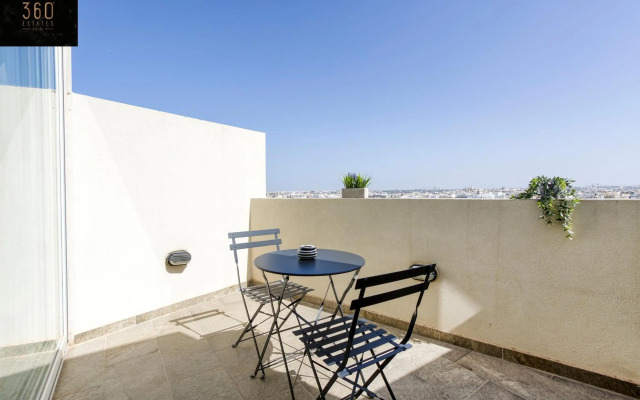 Spacious, 1BR duplex off UNI/Hospital with WIFI by 360 Estates