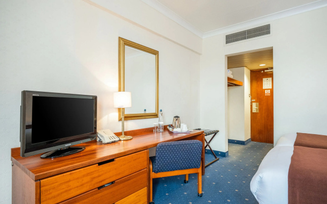 DoubleTree by Hilton Charleston Riverview