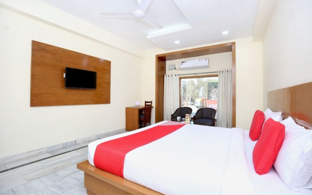 Hotel Grand Chinar By OYO Rooms