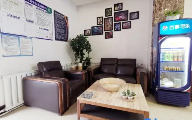 Zhiyoung Theme Hotel (Daqing Xinbaida Dongfeng Middle School)