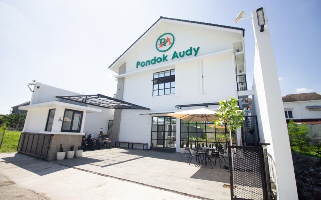 RedDoorz Plus near JCM Yogyakarta 2