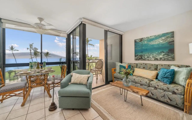 Kihei Surfside, #305 1 Bedroom Condo by RedAwning