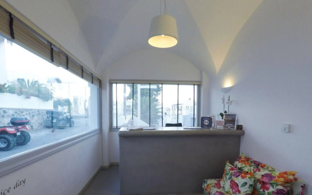 Central Fira Hotel