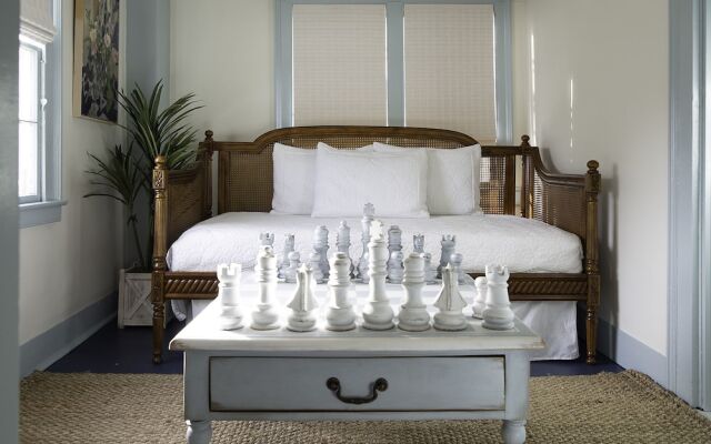 The Deacon & James Pharmacy B&B