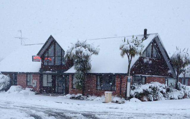 Snow Denn Lodge - Hostel