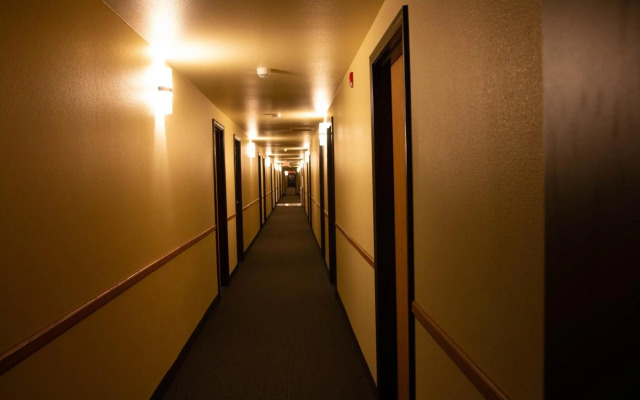 East Grand Inn
