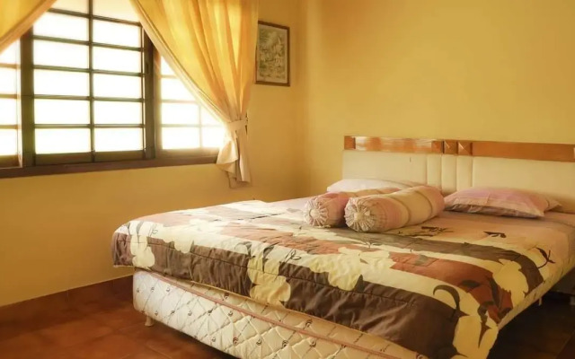 Villa Kota Bunga Ade