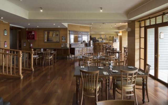 Hotel y Cabañas Lago Ranco - Caja Los Andes