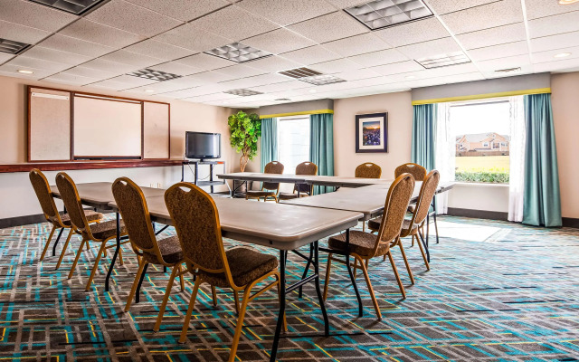 Best Western Golden Prairie Inn & Suites