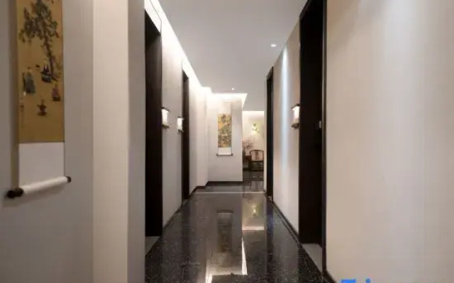 Qian qian mango tree hotel