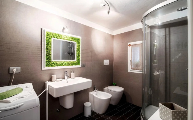 The Green Nest by Lake Como