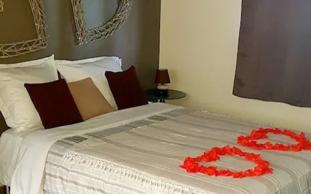 House With 3 Bedrooms in Saint-benoit, With Wonderful Mountain View an - фото 4