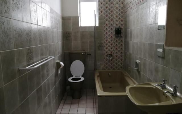 Steps Guest Lodge Richmond Hill