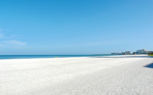 Idyllic Inland Condo With Pool and Beach Access