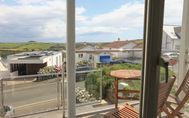 1 Lyndhurst