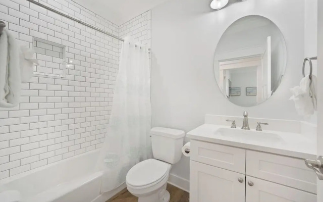 Modern One Bedroom Lockout