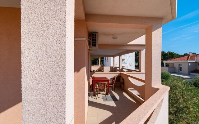 Bonvie Apartments in Center B7