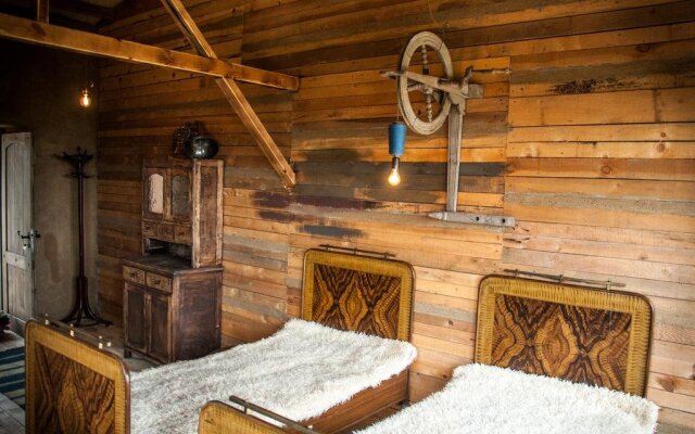 Cob camp