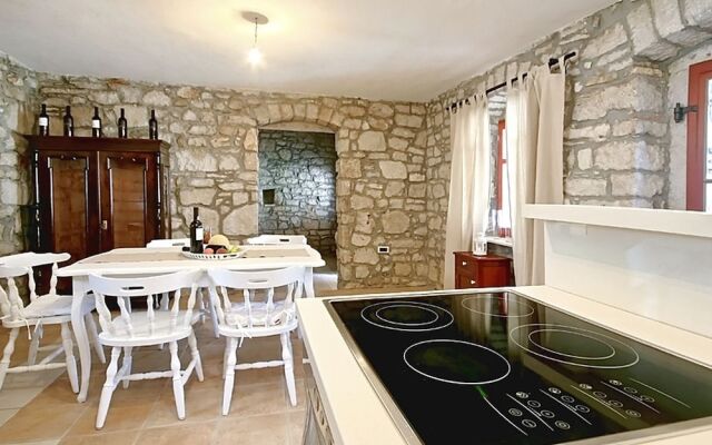 Beautiful Villa in Dracevac With Swimming Pool