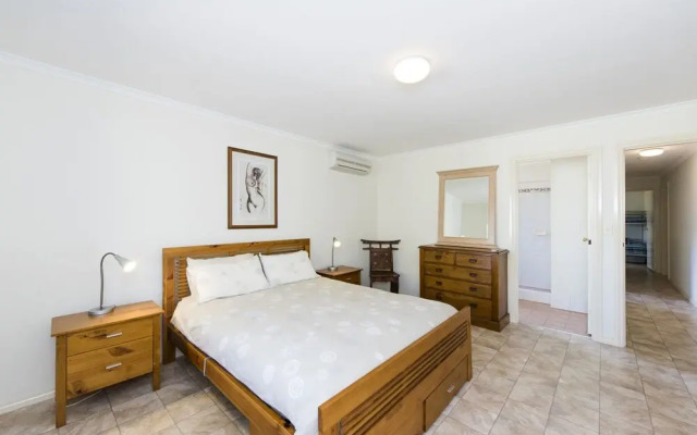 Uppy's Shack - Quiet Location Close to Beach Pet Friendly