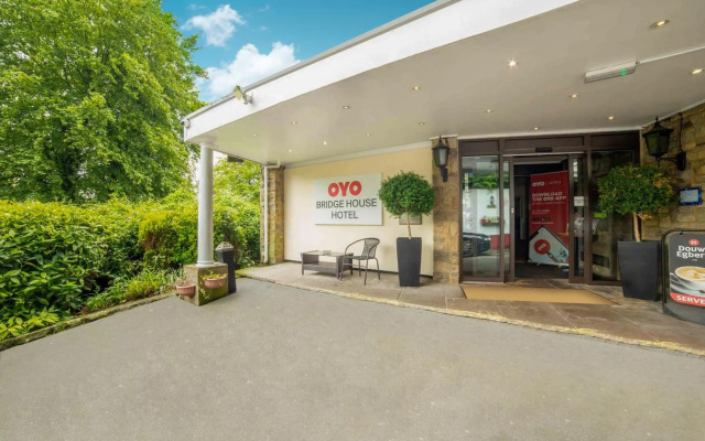 OYO The Bridge House Hotel