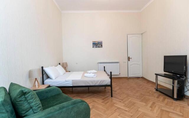 Bright and cozy 1BR apt in the heart of Tbilisi
