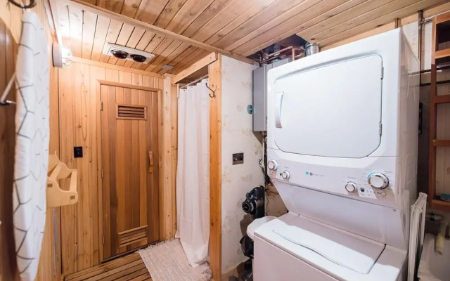 87sl - Starlink - Sauna - Pets OK - Sleeps 8