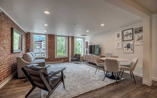 Bavarian Lodge Suites