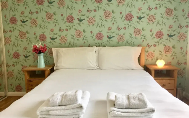 Apple Perch 2BR Flat-Free Parking